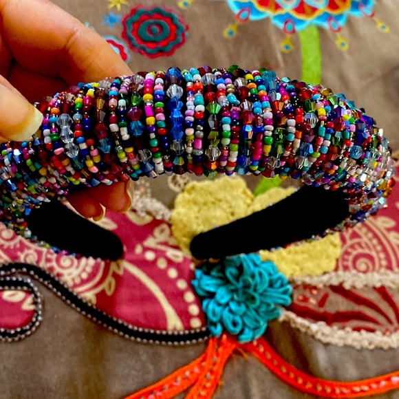 Designer Original Accessories - Vintage Gorgeous Sparkling Beads Suede Black Lining Headband Never Used